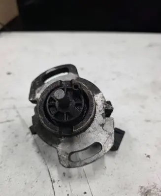 Volkswagen Polo III 6N 6N2 6NF Spark distributor