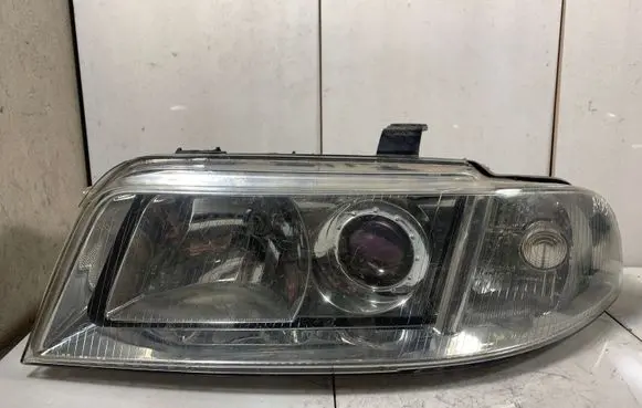 Audi A4 S4 B5 8D Headlight/headlamp 8D0941003AM
