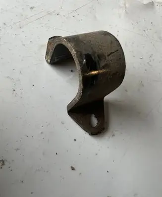 Toyota Corolla Verso AR10 Sway bar bush bracket, front 