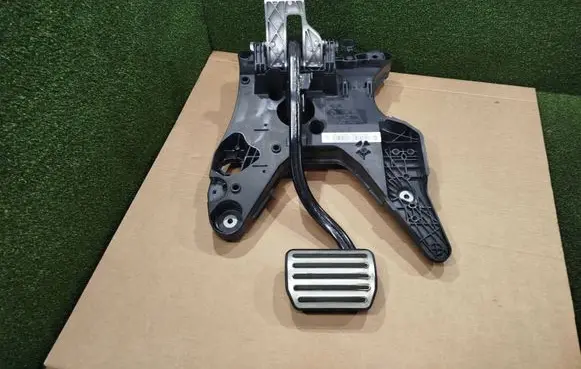 Porsche Cayenne (92A) Brake pedal 7P0723031AD 7P0720117B 7P0723031