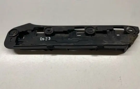 Volkswagen Touran I Front bumper mounting bracket 1T0807936