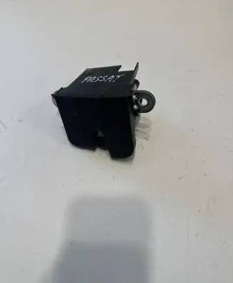 Volkswagen Touran I Tailgate/trunk/boot lock/catch/latch 3C9827645A