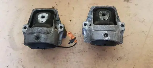 Engine mount vacuum valve