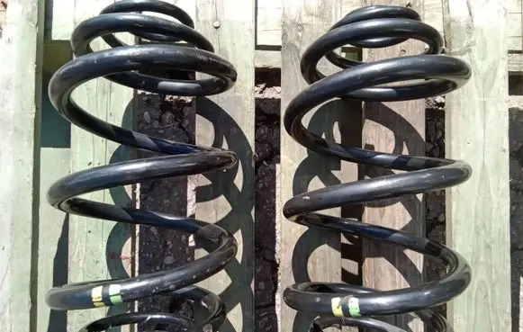Renault Trafic III (X82) Front coil spring
