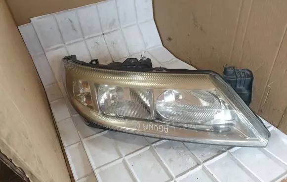 Renault Laguna II Headlight/headlamp 8200002847