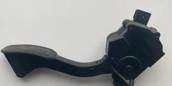 Toyota Prius (XW30) Accelerator throttle pedal 78110