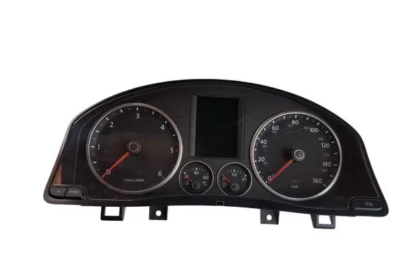 Volkswagen Tiguan Speedometer (instrument cluster) 5N0920970D V0005000