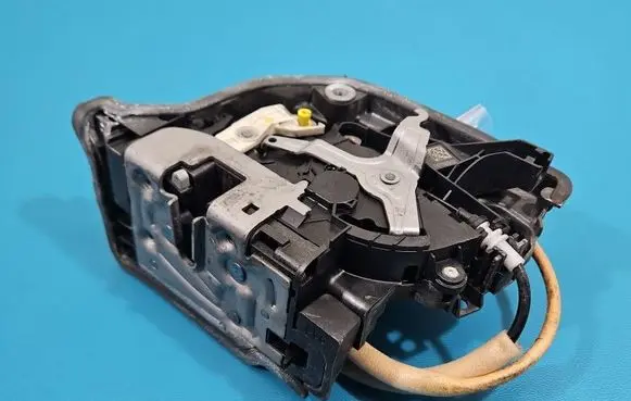 BMW 5 G30 G31 G38 Rear door lock 7477689 IMPRK1551267