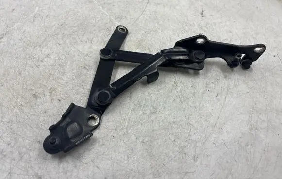 Mitsubishi Lancer X Tailgate/trunk/boot hinge 