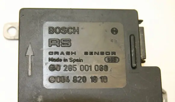 Mercedes-Benz E W124 Airbag control unit/module A0048201910