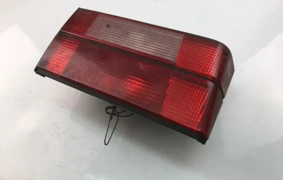 BMW 5 E34 Tailgate rear/tail lights 8351561