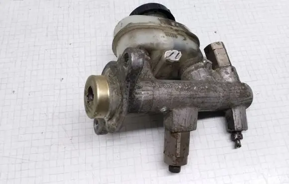 Nissan Primera Master brake cylinder