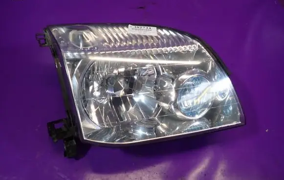 Nissan X-Trail T30 Headlight/headlamp 208033