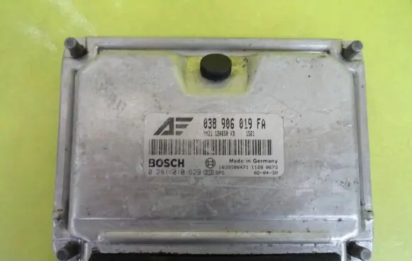 Ford Galaxy Engine control unit/module 038906019FA 0281010629