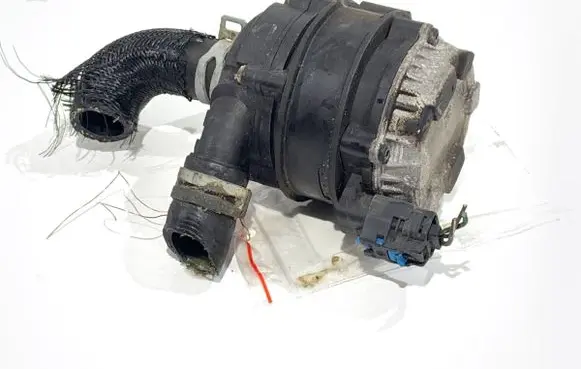 Dacia Duster II Oil filter mounting bracket 