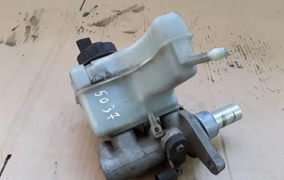Volkswagen PASSAT B6 Master brake cylinder 3C1611301