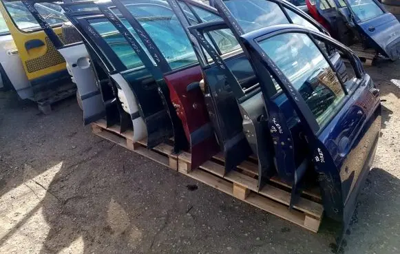 Renault Laguna I Front door