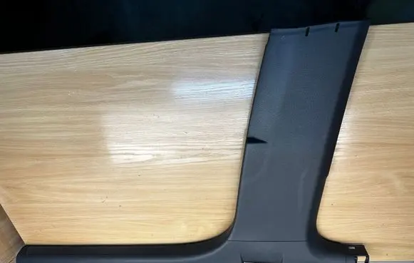 (B) pillar trim (bottom)
