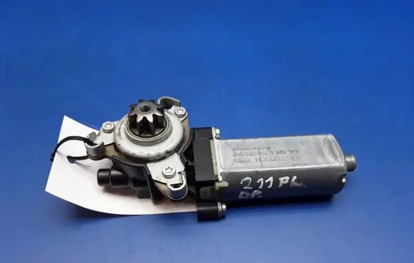 Mercedes-Benz E W211 Seat adjustment motor 0390203002