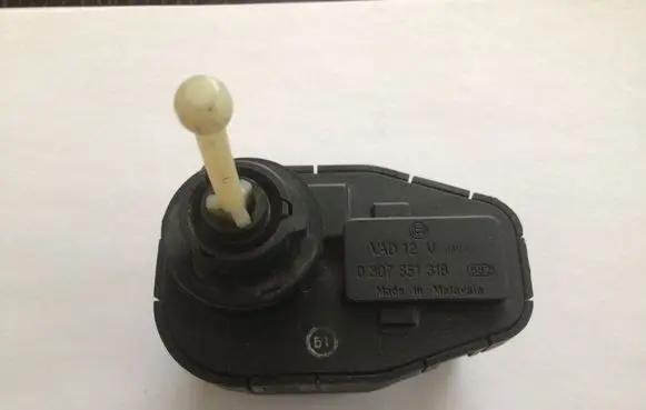 Ford Escort Headlight level adjustment motor 0307851318