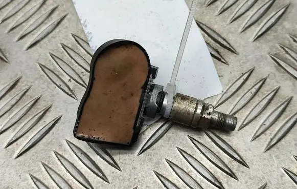 Infiniti Q50 Tire pressure sensor S180052352B 1F77BE5E