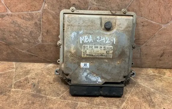 Mercedes-Benz E C207 W207 Engine control unit/module A6429003401