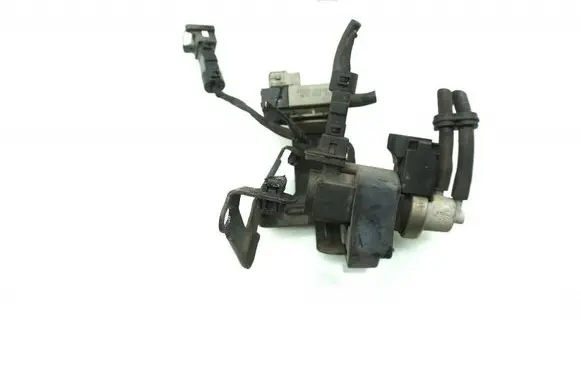 Hyundai i30 Vacuum valve 394502A600