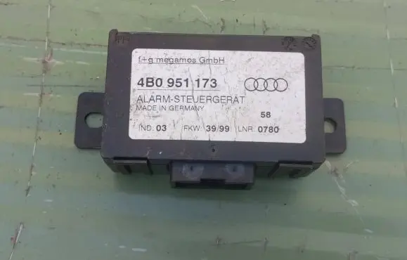 Audi A6 S6 C5 4B Alarm control unit/module 4B0951173