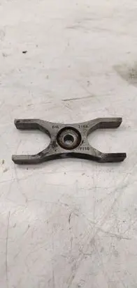 Volkswagen PASSAT B8 Fuel Injector clamp holder 04L216A