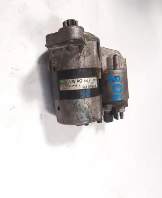 Volkswagen Golf IV Starter motor 020911023S