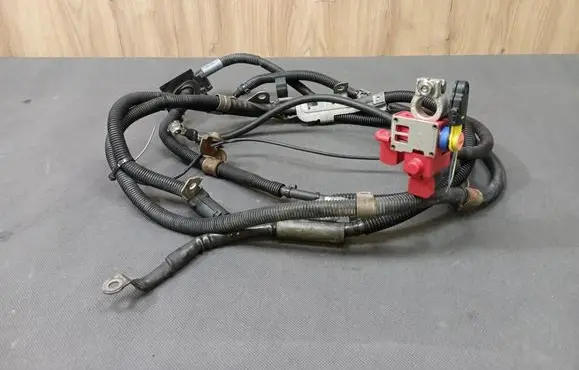 Mercedes-Benz E A207 Positive cable (battery) 2044405736 A2044405736 A000000006427