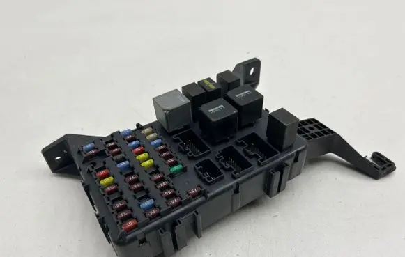 Ford Mondeo Mk III Fuse module 4S7T14A073AA
