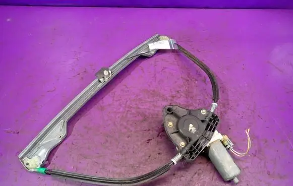 Renault Clio II Front door window regulator with motor
