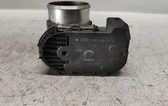 Audi A4 S4 B6 8E 8H Throttle valve 06B133062M