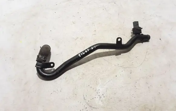 Volkswagen Tiguan Brake vacuum hose/pipe 5N0121070