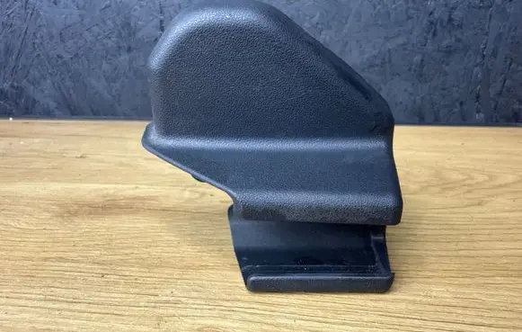 Toyota Avensis T250 Front passenger seat rail trim 7213705040
