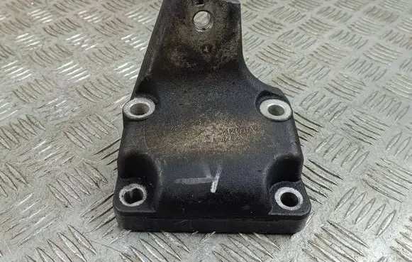 Jeep Grand Cherokee Engine mounting bracket 52124990A