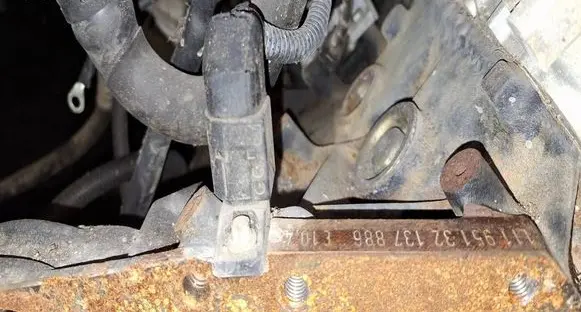 Mercedes-Benz C W203 Crankshaft position sensor 