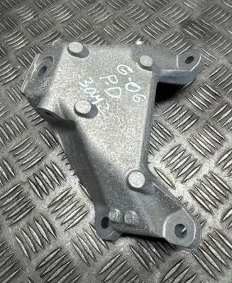 BMW X6 G06 Engine mounting bracket 6884474