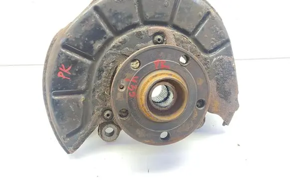 Audi Q3 8U Front wheel hub 