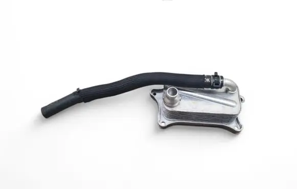 Audi Q7 4M Engine oil radiator 06E117021J