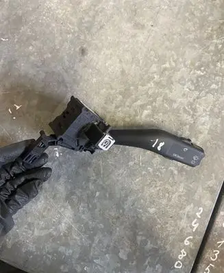 Volkswagen PASSAT B7 Wiper control stalk 1K0953519J