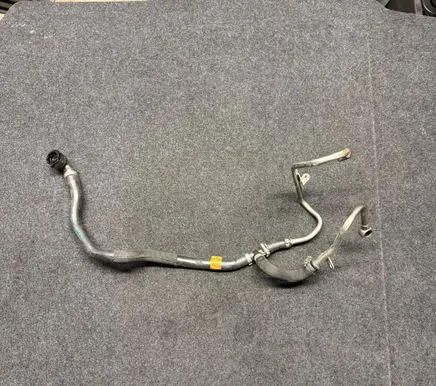 Coolant pipe/hose