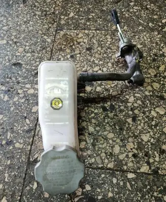 Hyundai i20 (PB PBT) Brake fluid reservoir 