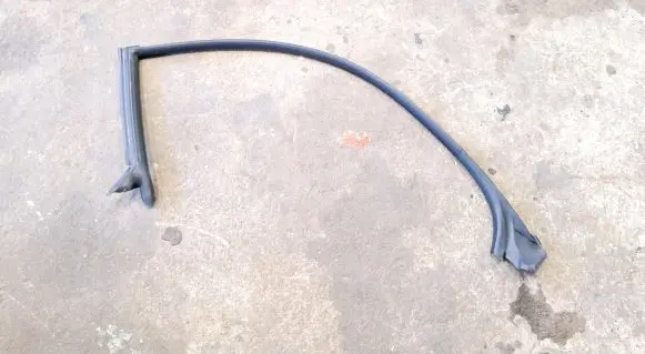 Audi S5 Rubber seal front coupe door 8T0845353 8T0845354