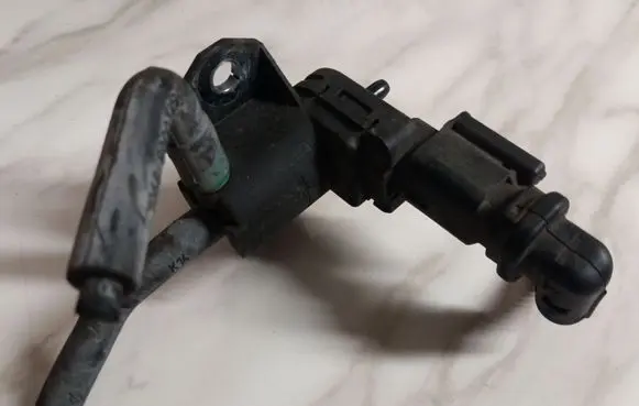 Peugeot 5008 Vacuum valve 9688124580
