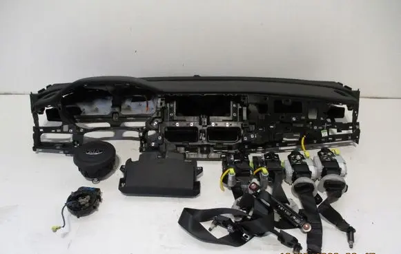KIA Niro Radio/GPS head unit trim 