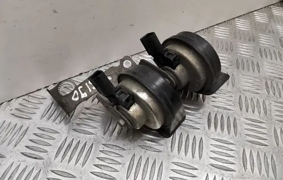 Audi A3 S3 A3 Sportback 8P Horn signal 8P0951223C