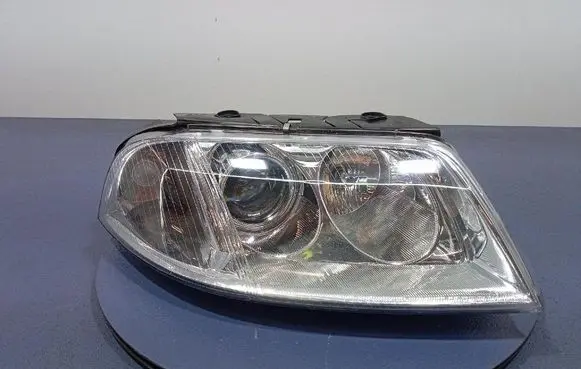 Volkswagen PASSAT B5.5 Headlight/headlamp 3411109R