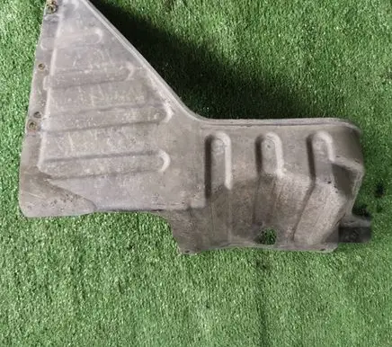 Suzuki Swift I Engine splash shield/under tray 72391-63J0